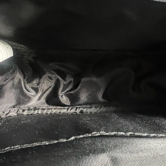 Kenneth Cole Reaction White Crossbody Bag - Picture 5 of 5